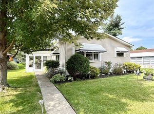 10 Lees Ln, Olmsted Falls, OH 44138