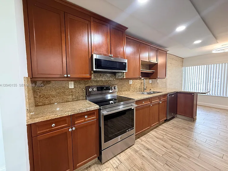 9717 N New River Canal Road 406 #406 — Photo 9