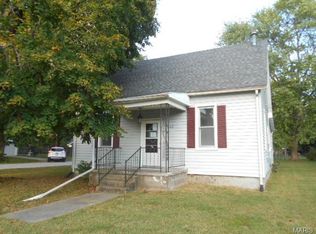 12 N 9th St, New Baden, IL