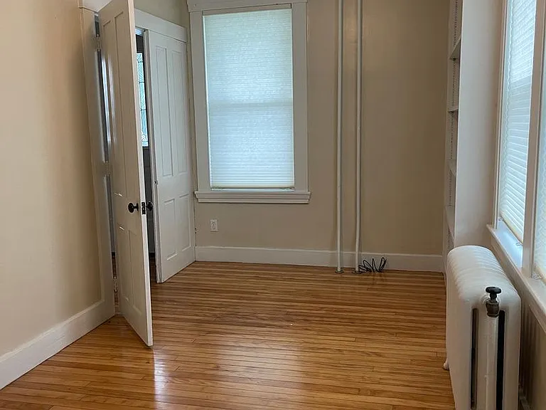 16 Maple St — Photo 12