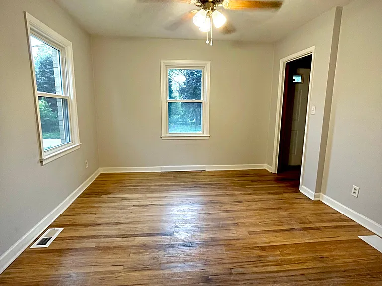 619 Salem St — Photo 4