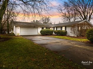 8 Charlton Dr, Kankakee, IL 60901