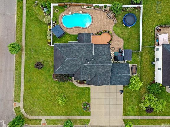 2nd image of 1368 Lyndhurst Dr