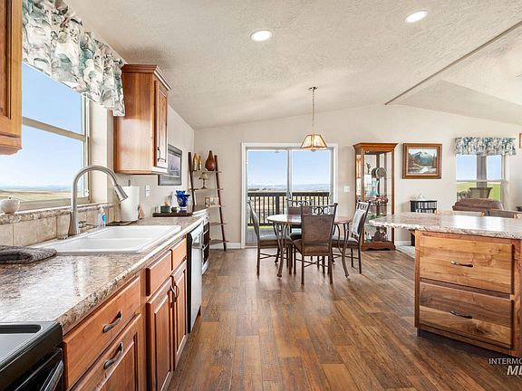 4th image of 110 Seubert Heights Dr