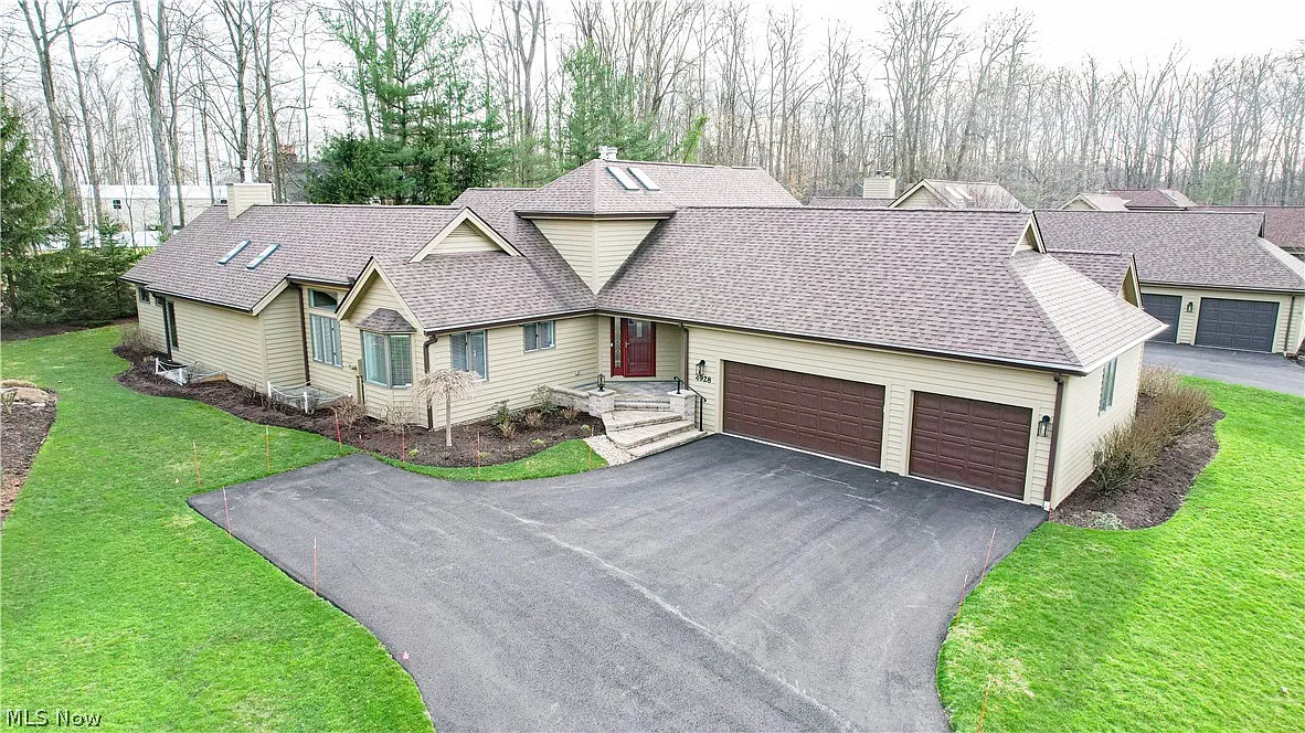 4928 Summerwind Dr photo 1