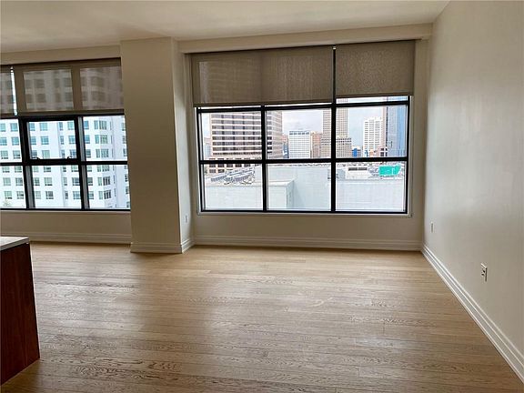 3rd image of 1001 Julia St APT 9D