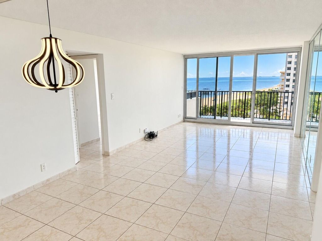 525 N Ocean Blvd APT 1621, photo 5