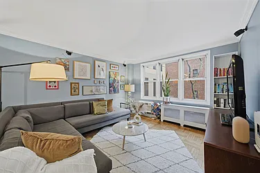 160 East 27th Street