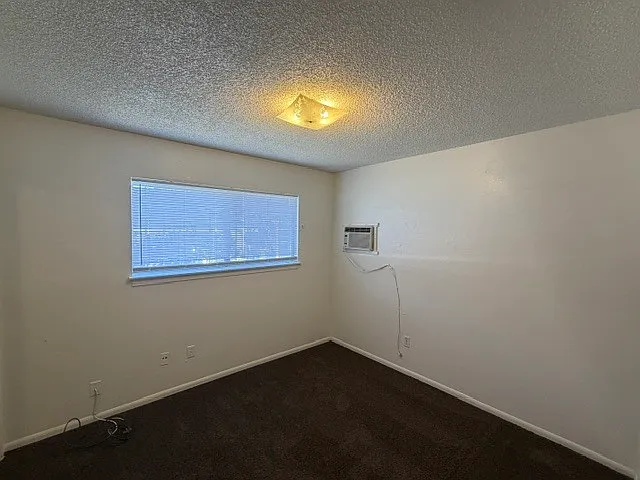 3048 Harris Ave — Photo 12