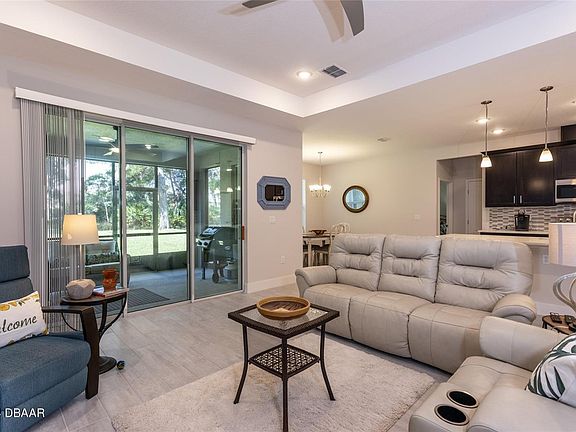 3rd image of 3086 Adrian Dr