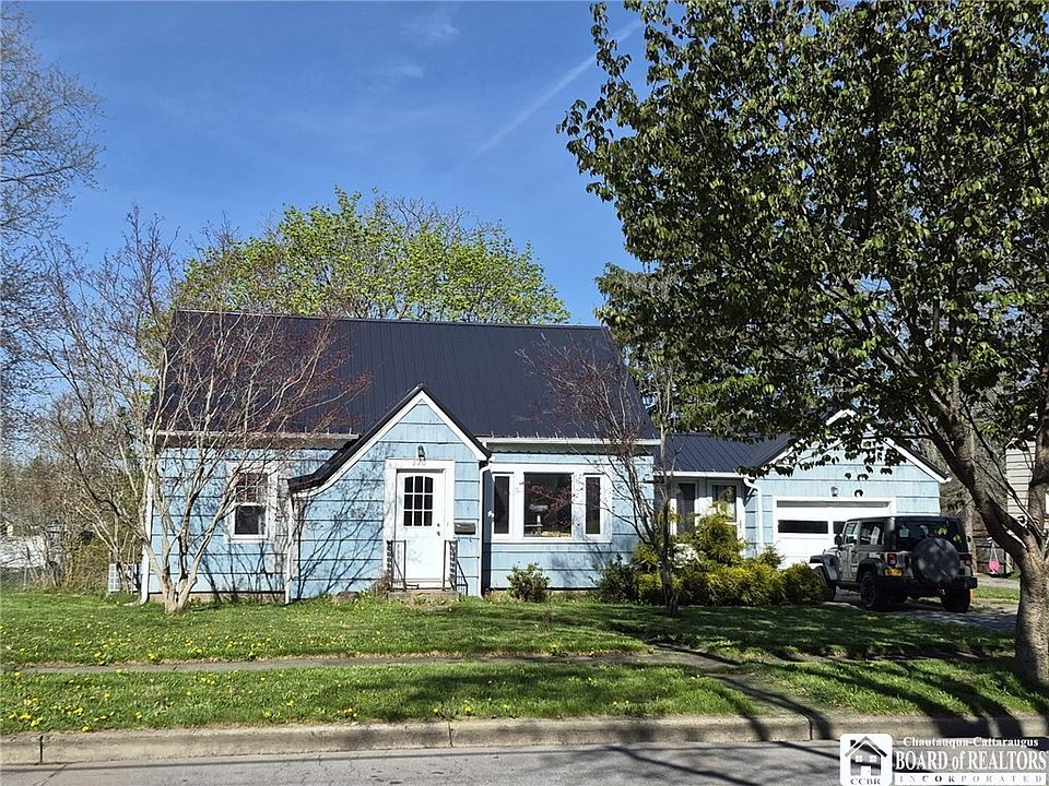 1st image of 220 Chautauqua Ave