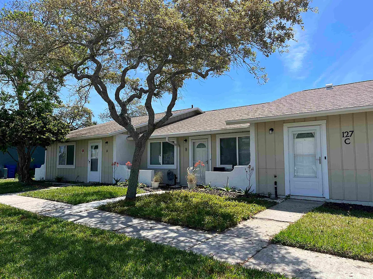 Building Photo - 127 Rio Del Mar St #B