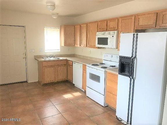 3rd image of 2705 E Wood St