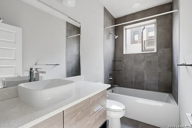 1817 N Saint Marys St #502 — Photo 11
