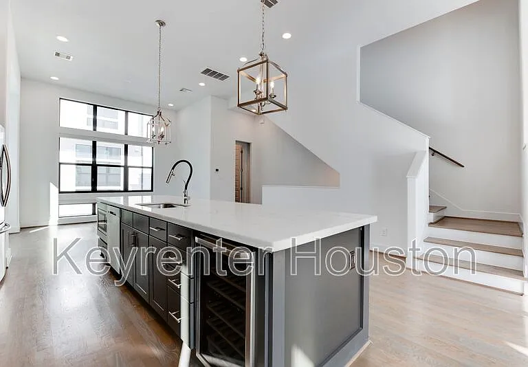 2928 Lamar St — Photo 19