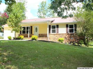 22 6th St NE, Arab, AL 35016