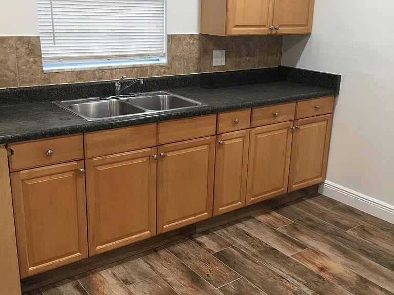 558 Holly Dr #1 — Photo 2