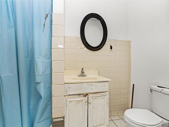 5th image of 661 Jefferson Place