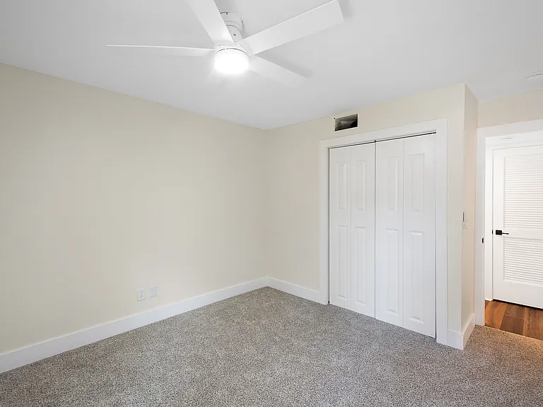 Acklen Apartments — Photo 23