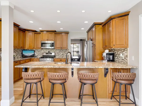 18127 Quincy Ct NW, Elk River, MN 55330