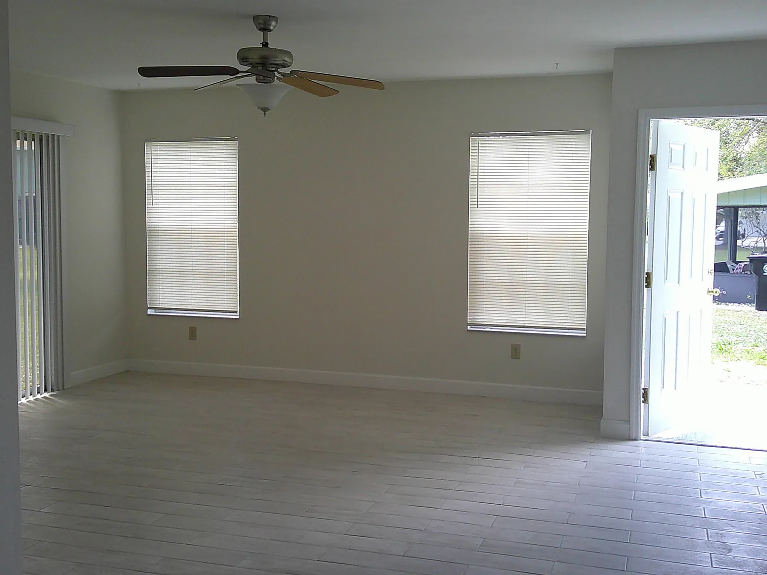 2 bed, 2.0 bath, 1041 sqft, $2,000 — Photo 3