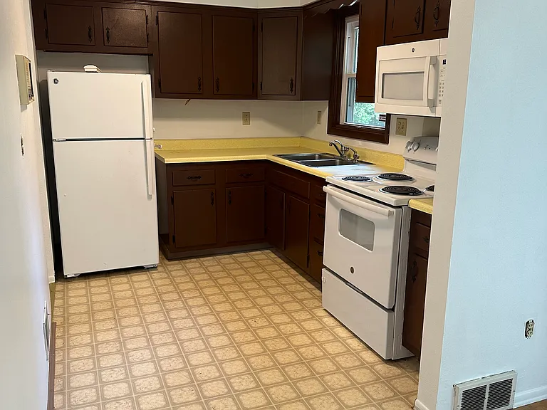 2124 Hill Church Houston Rd — Photo 3