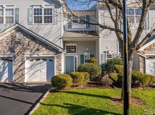 14 Harbor Bay Cir, Laurence Harbor, NJ