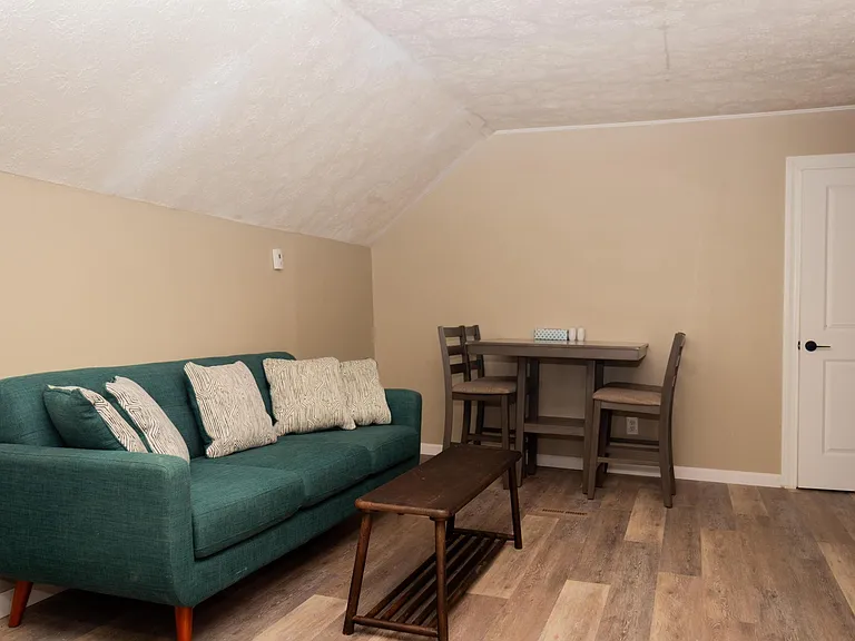 9 Raymond St #2 — Photo 3