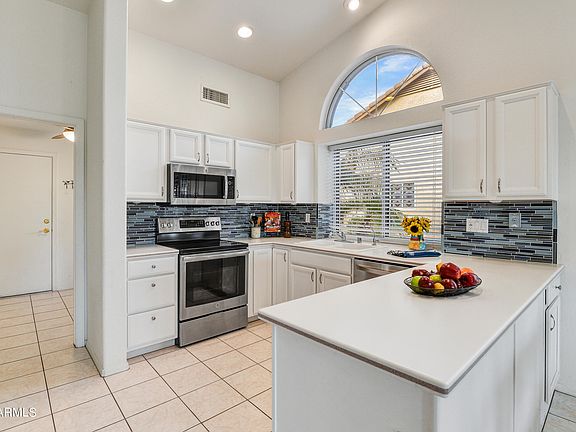 5th image of 18829 N 89TH Avenue