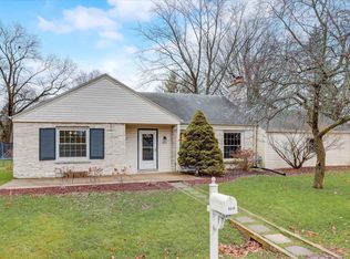 6616 N Elm Tree Rd, Glendale, WI 53217