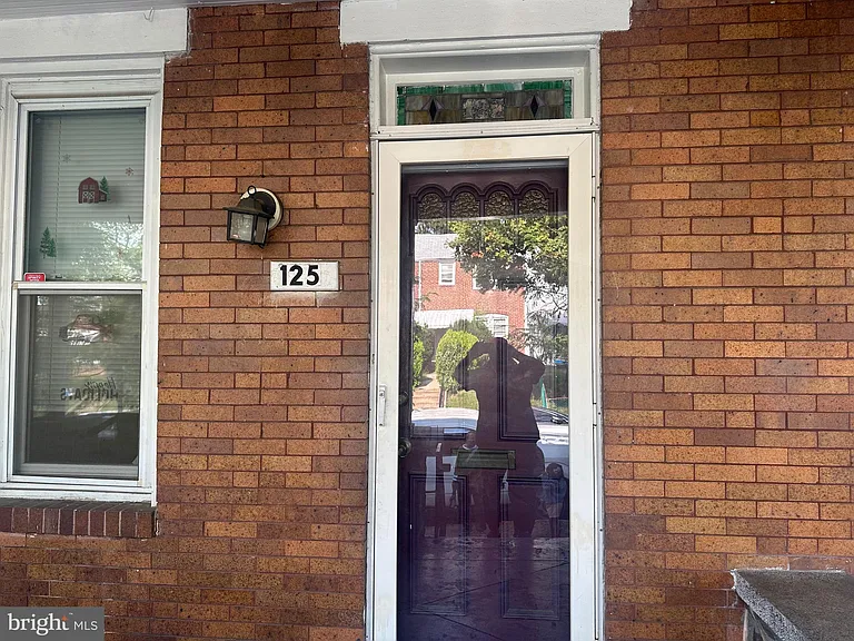 125 N Monastery Ave — Photo 3