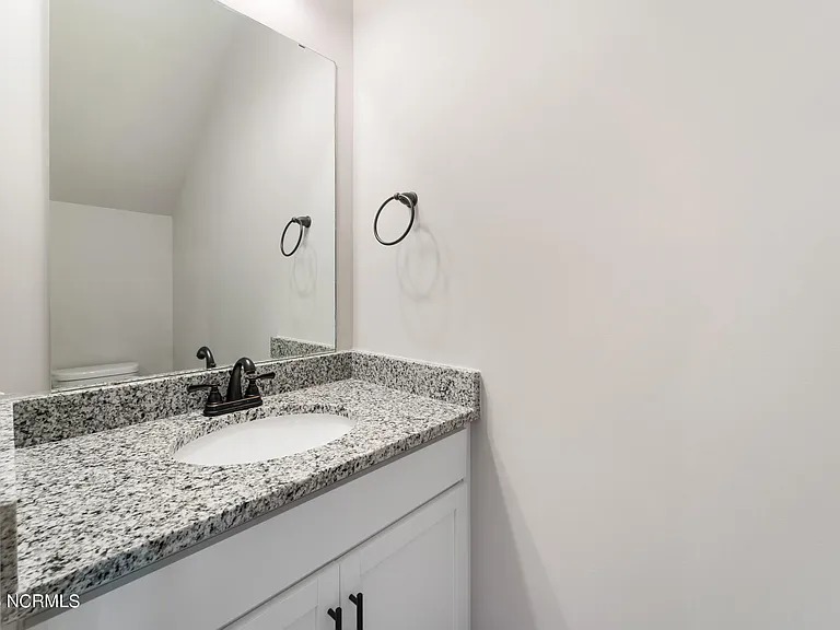 18 Catalina Cir — Photo 8
