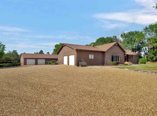 11598 132nd Rd, Winfield, KS 67156