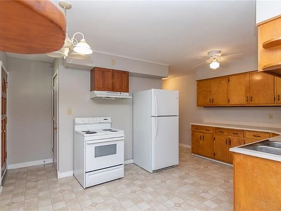 4th image of 6293 Shelby St