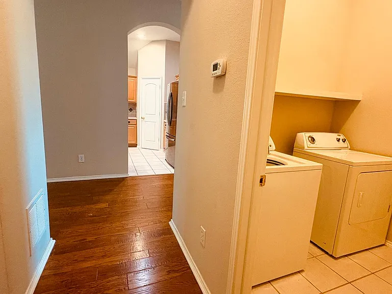 5970 Dustin Trl — Photo 32