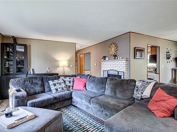 4th image of 2220 Lynn Avenue