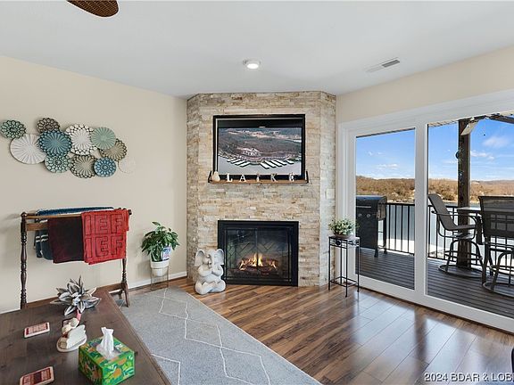 3rd image of 775 Clearwater Dr Unit 3B