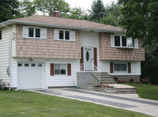 14 Katherine St, Port Jefferson Station, NY 11776