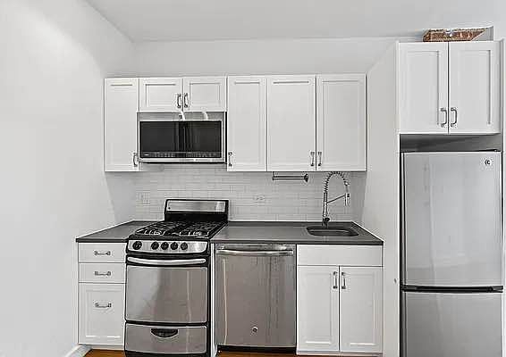 2nd image of 1501 Dekalb Ave APT 1B