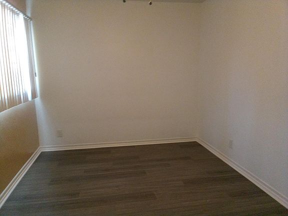 4th image of 724 Temple Ave APT 4