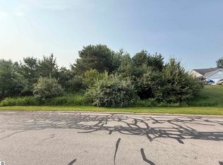 832 Cherry Ridge Dr, Traverse City, MI 49696