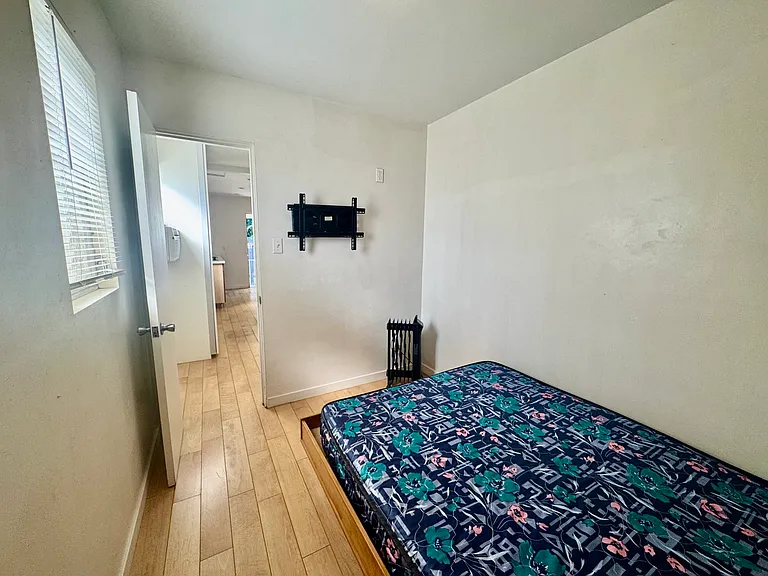 1047 Rodeo Way #13 — Photo 10