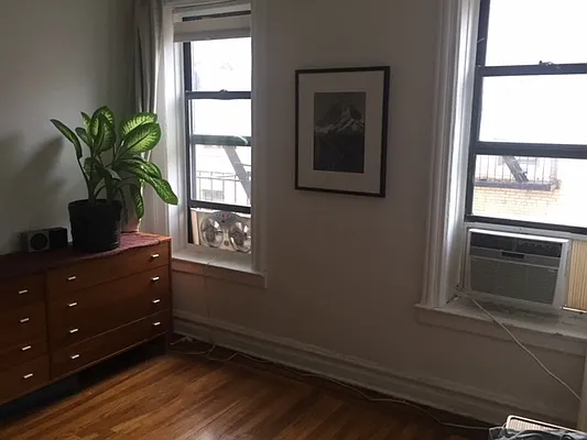 Rented by Camelot Realty Group | media 14