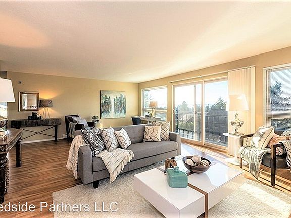 3rd image of 5631 California Ave SW #8952023
