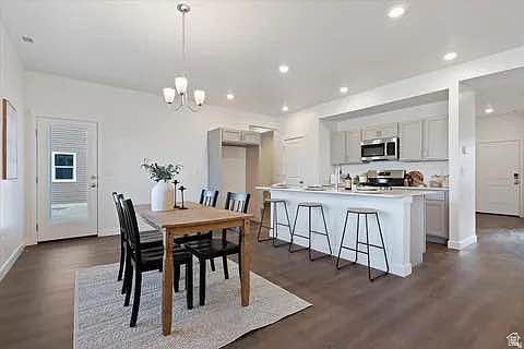 3rd image of 1574 E Pheasant Rd #211