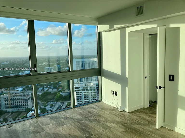 650 NE 32nd St #4408 — Photo 12