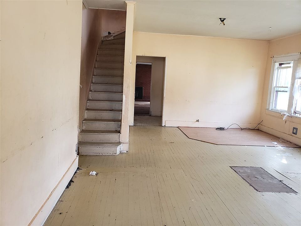 2nd image of 323 S 20th St