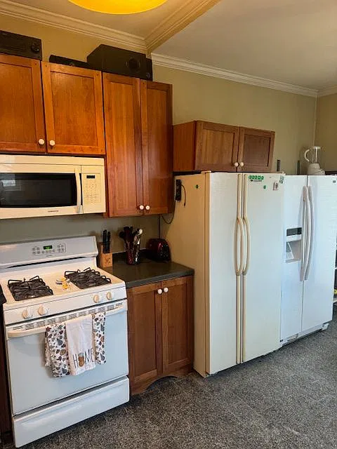 4 bed, 2200 sqft, $850 — Photo 4