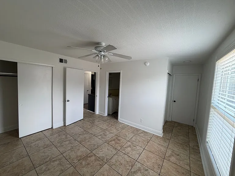 820 Martin Behrman Ave — Photo 8