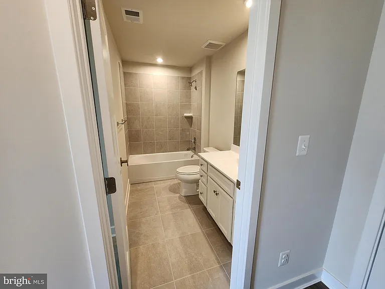 844 New Castle Landing Dr — Photo 10